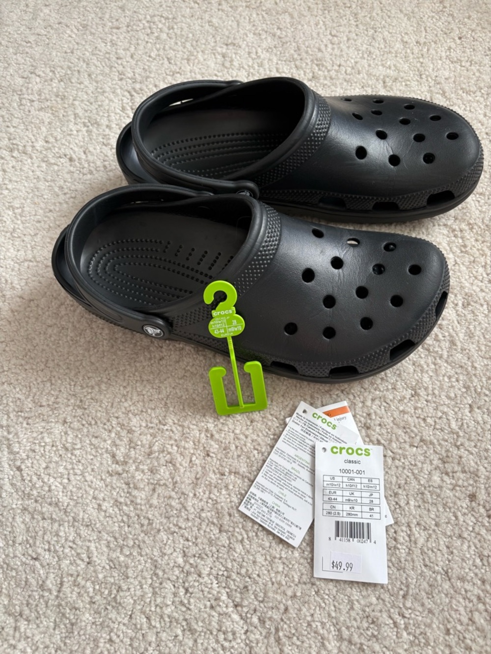 CROCS Classic Clog in Black excellent condition - Picture 2 of 9